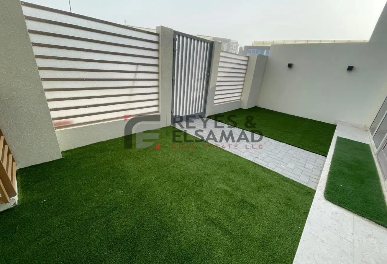 Semi Furnished I With Maid room I Big Layout