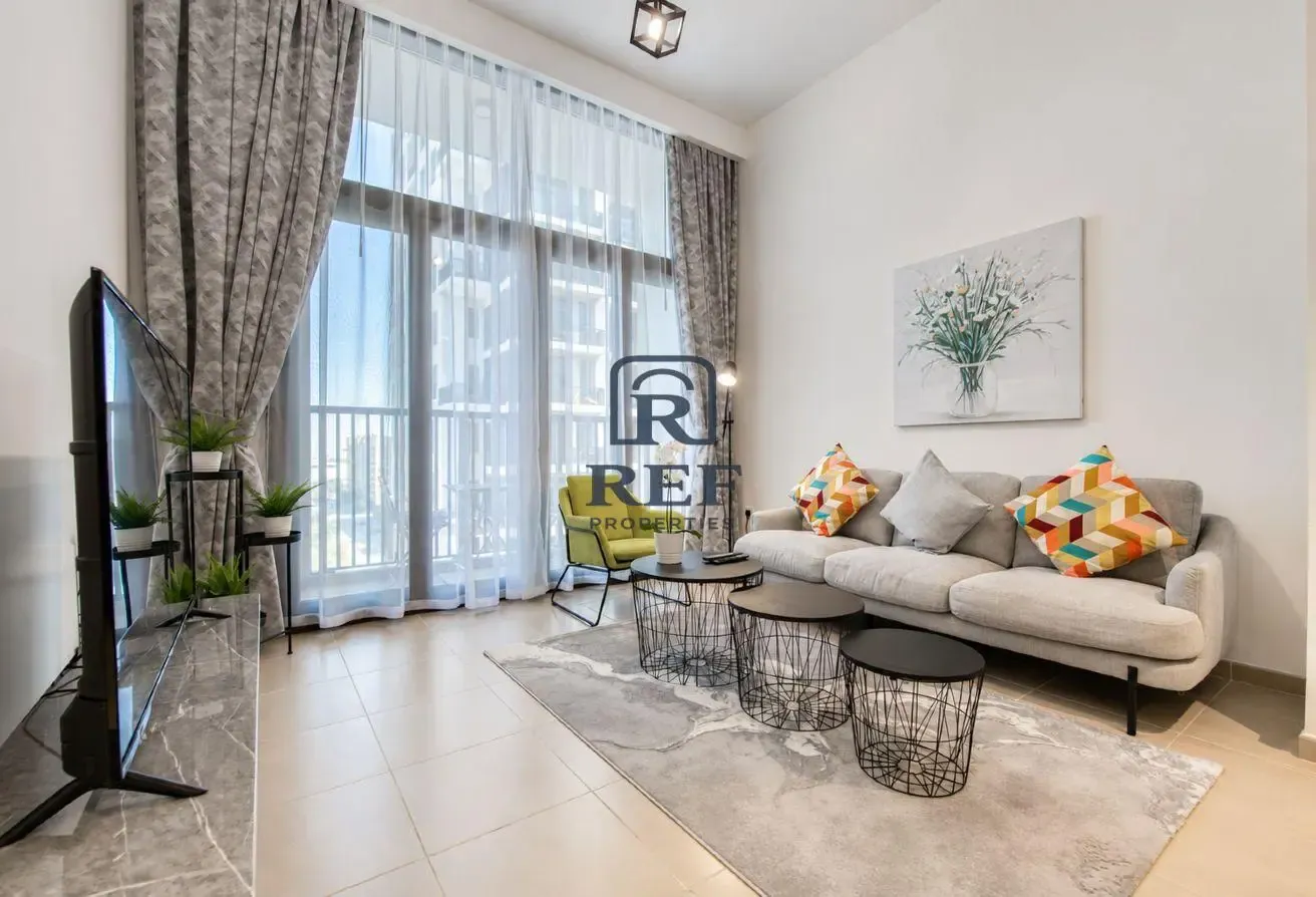 Central Park Living | Furnished | Pool View