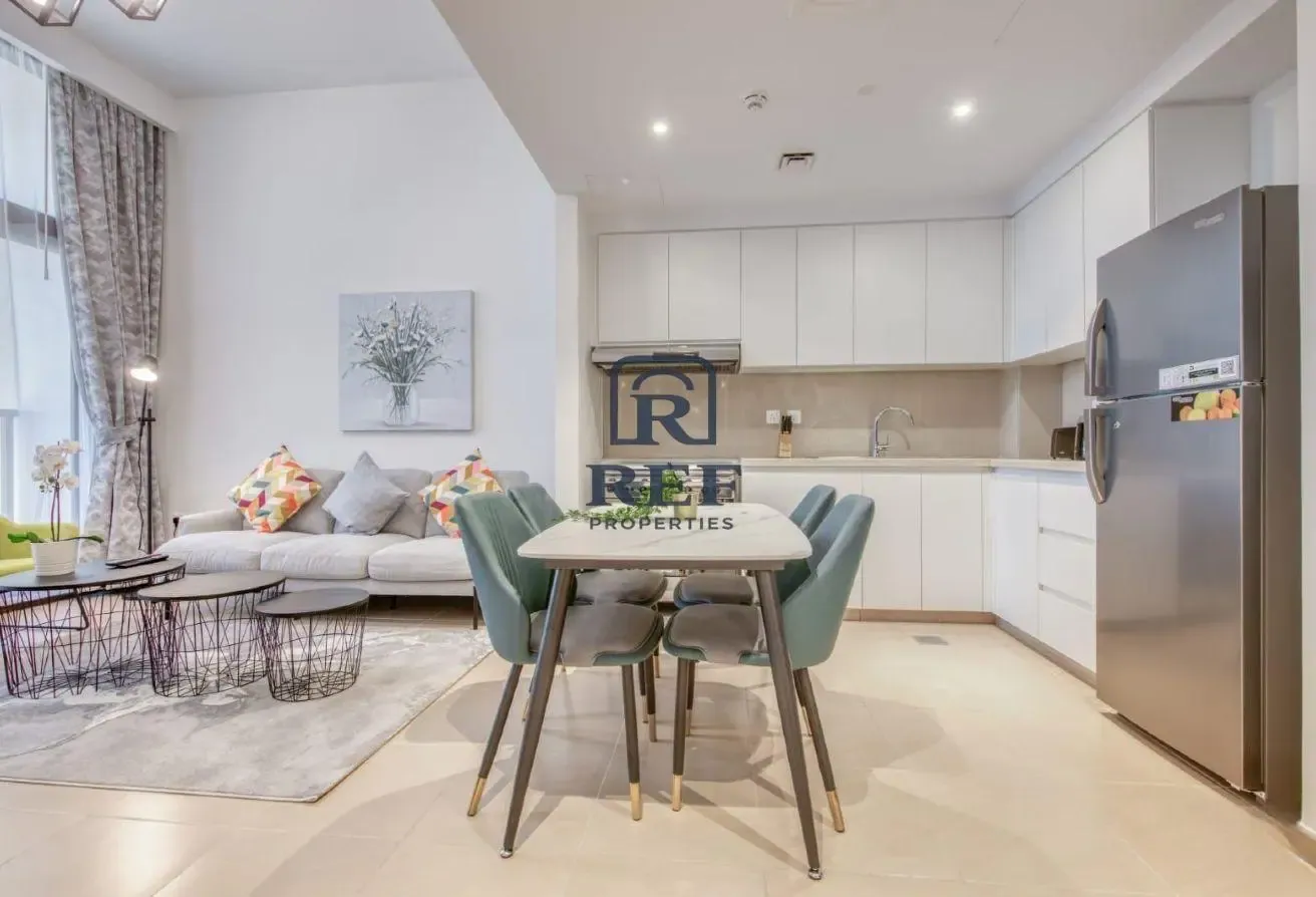 Central Park Living | Furnished | Pool View