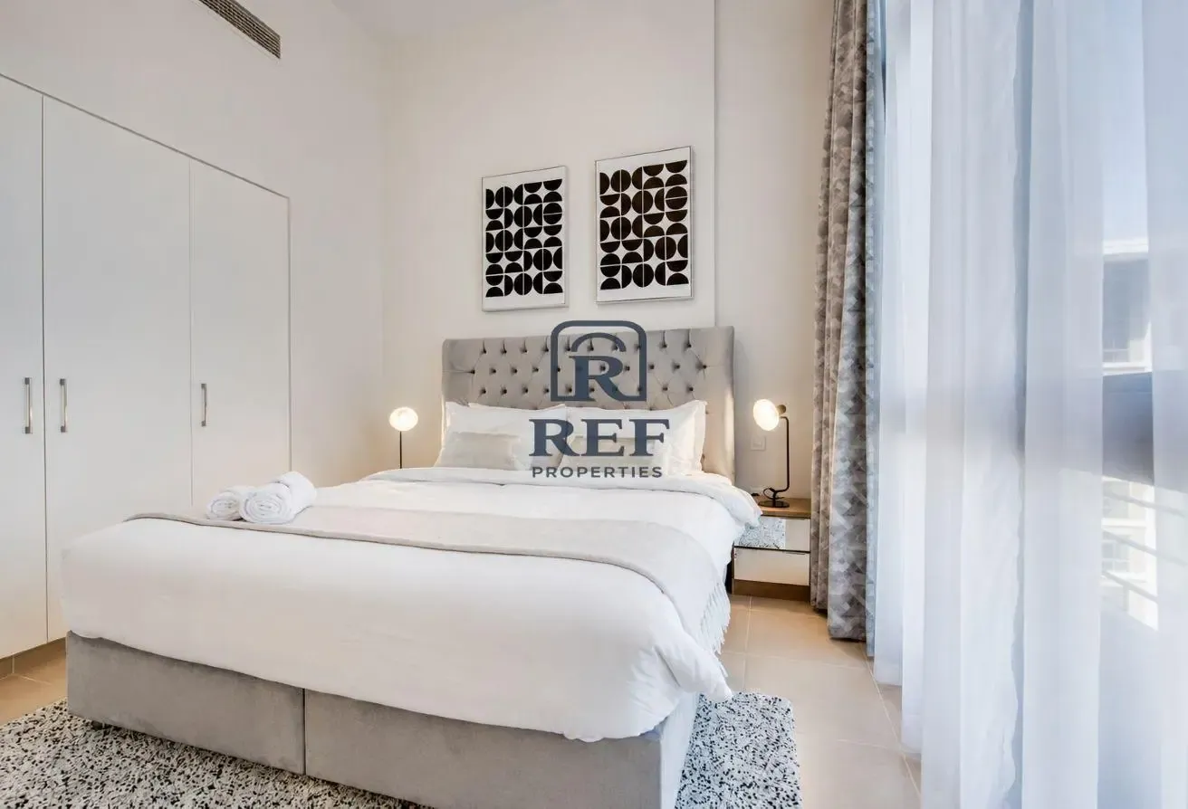 Central Park Living | Furnished | Pool View