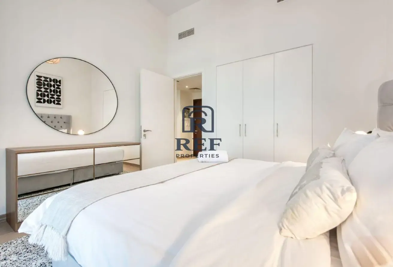 Central Park Living | Furnished | Pool View