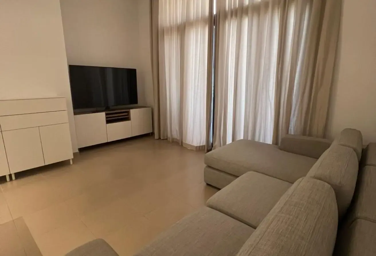 PARK VIEW - BRIGHT & MODERN - FURNISHED 2 BEDROOM