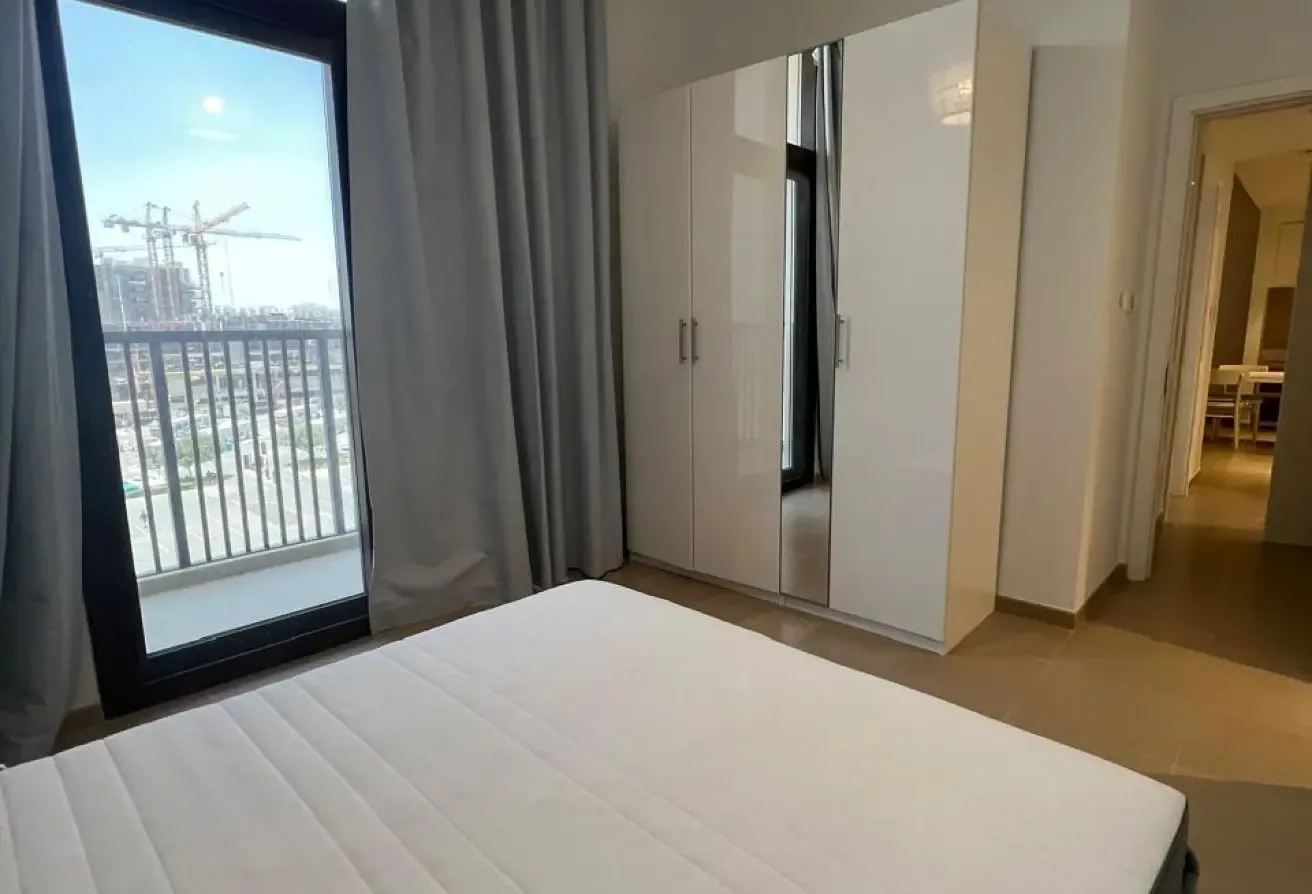 PARK VIEW - BRIGHT & MODERN - FURNISHED 2 BEDROOM