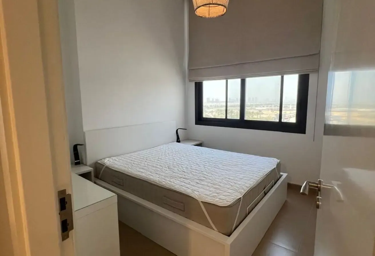 PARK VIEW - BRIGHT & MODERN - FURNISHED 2 BEDROOM