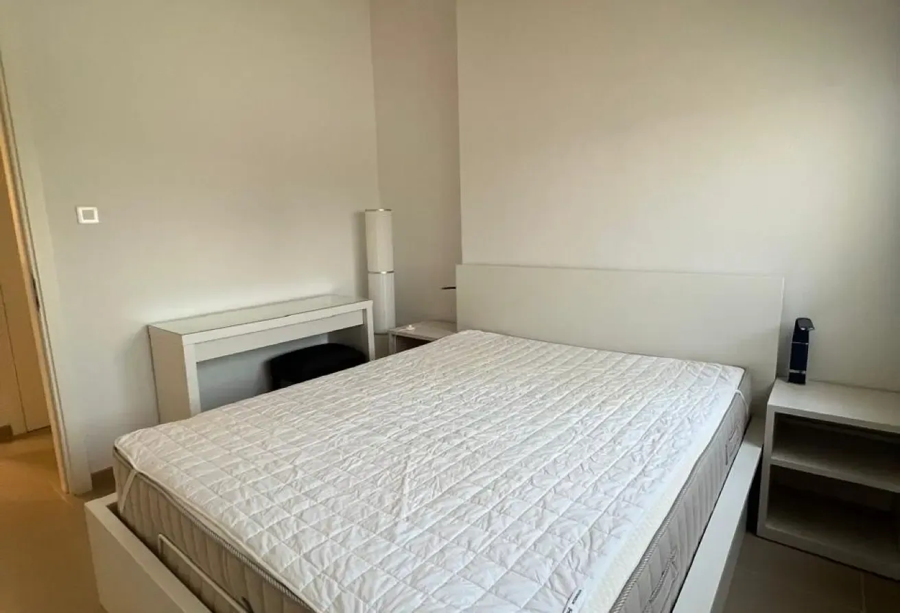 PARK VIEW - BRIGHT & MODERN - FURNISHED 2 BEDROOM