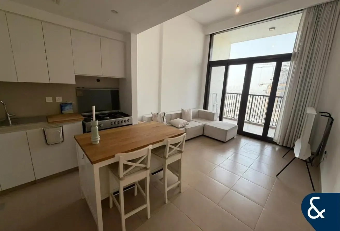 Park View | Spacious | Available 1st Sep