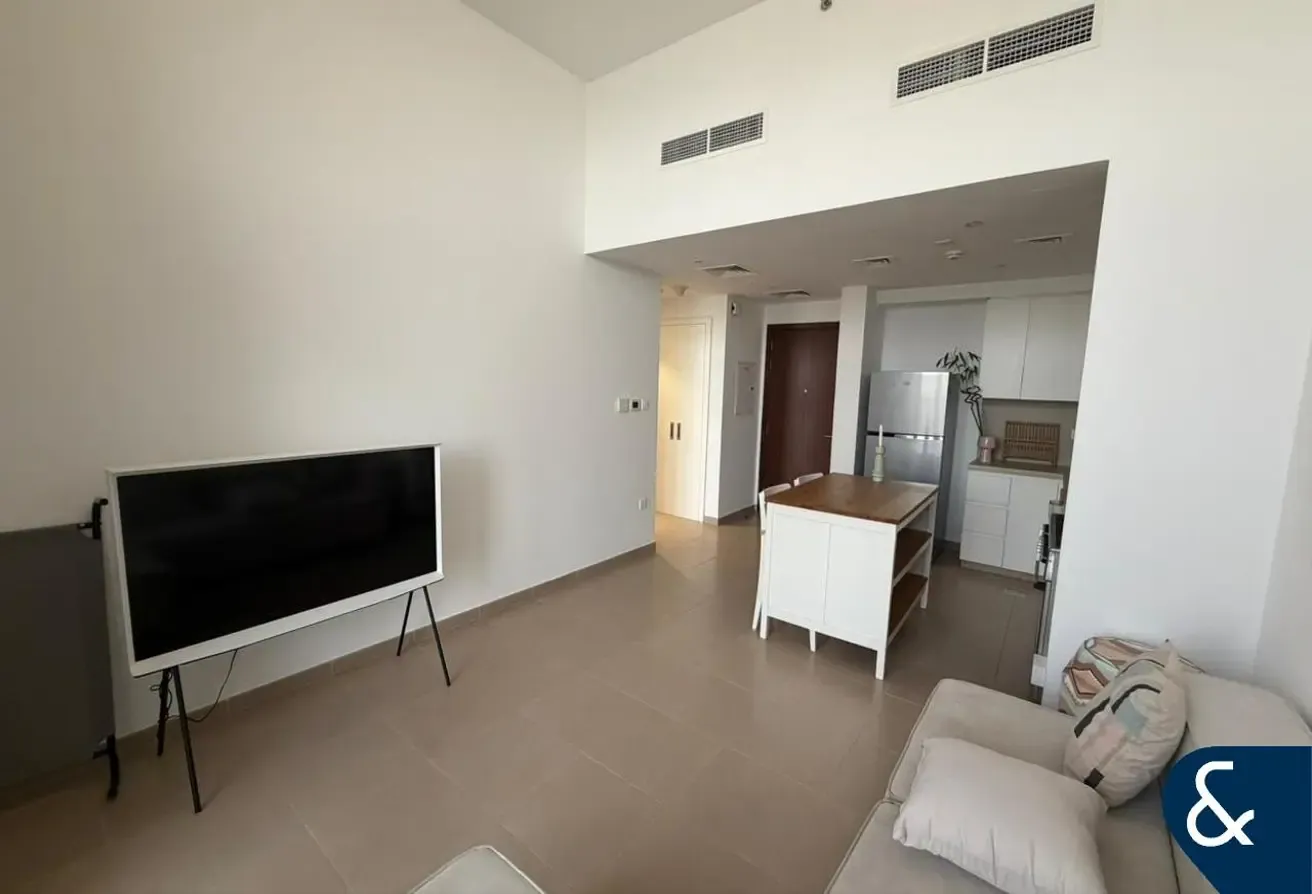 Park View | Spacious | Available 1st Sep