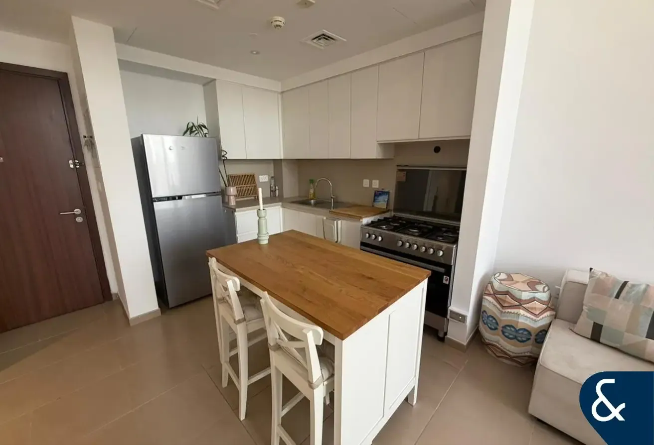 Park View | Spacious | Available 1st Sep