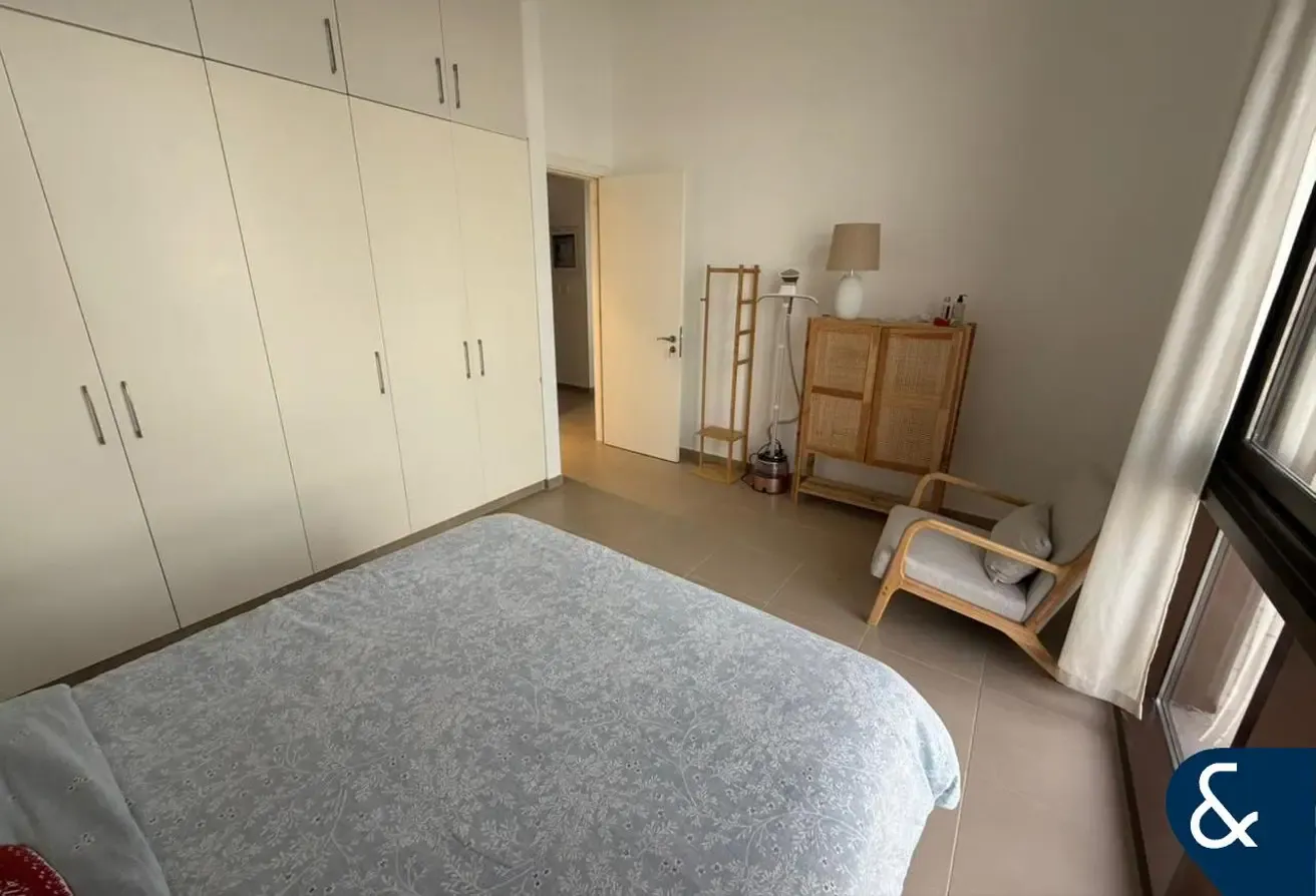 Park View | Spacious | Available 1st Sep