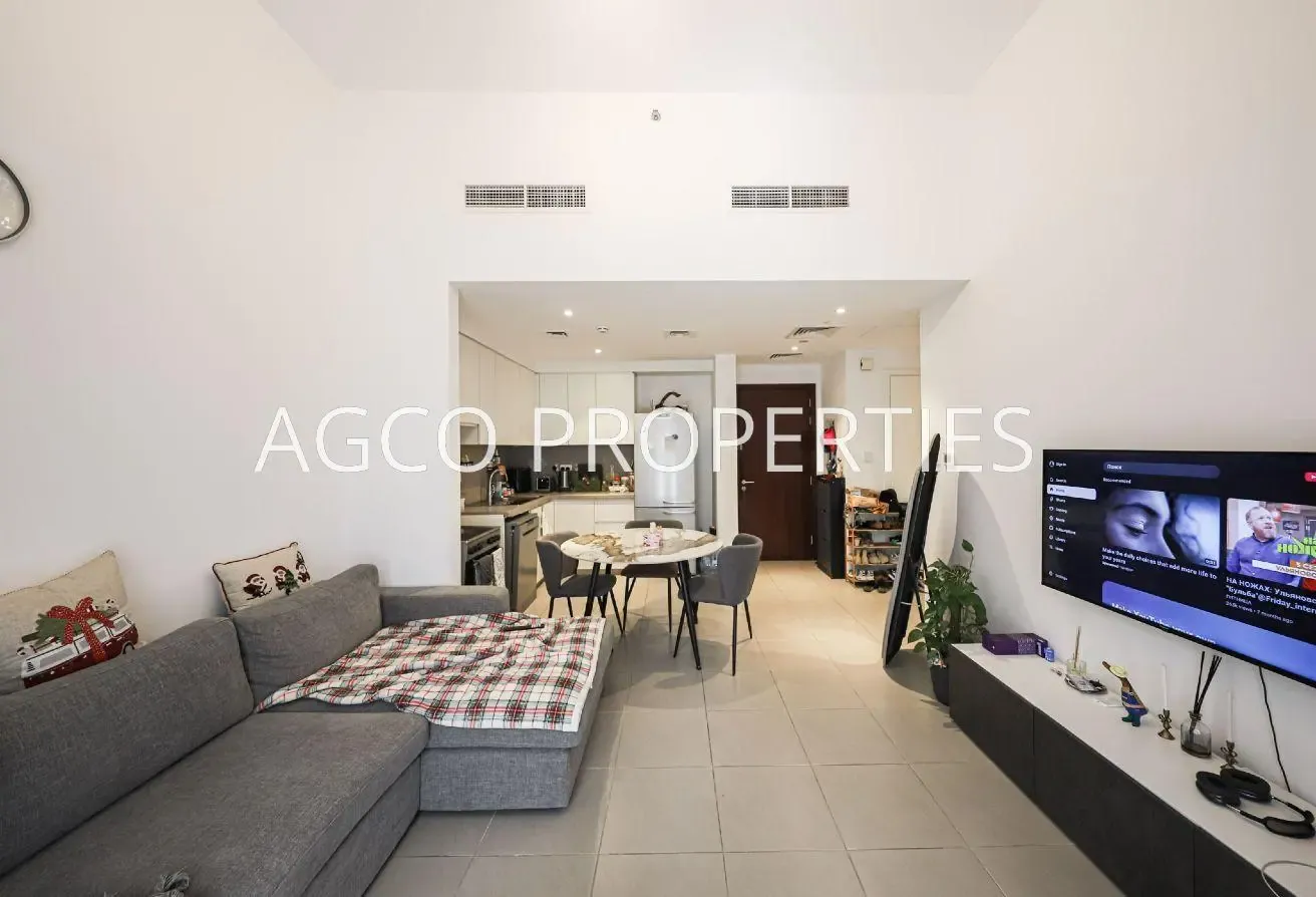 Furnished | Vacant April | Pool View