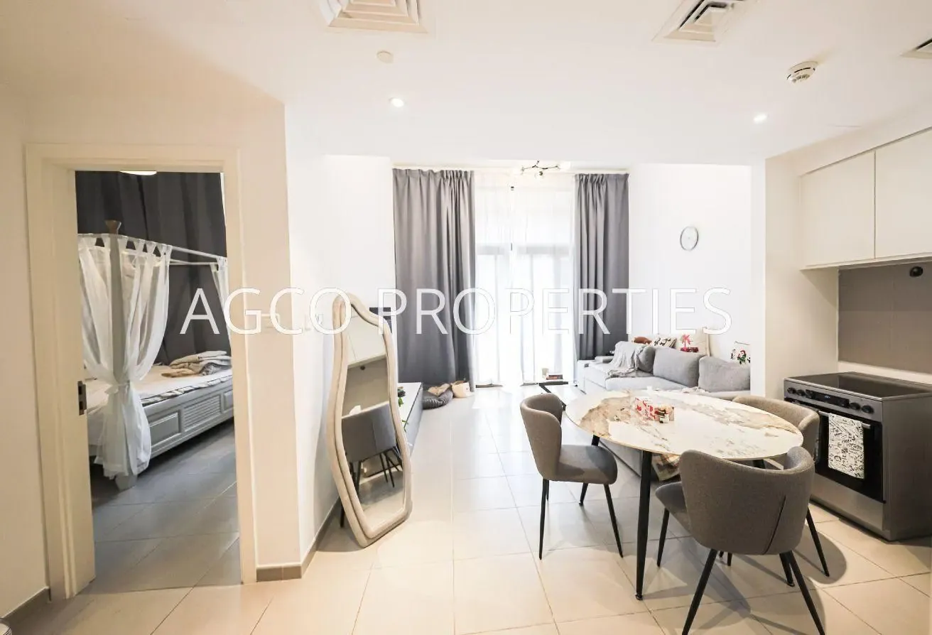Furnished | Vacant April | Pool View