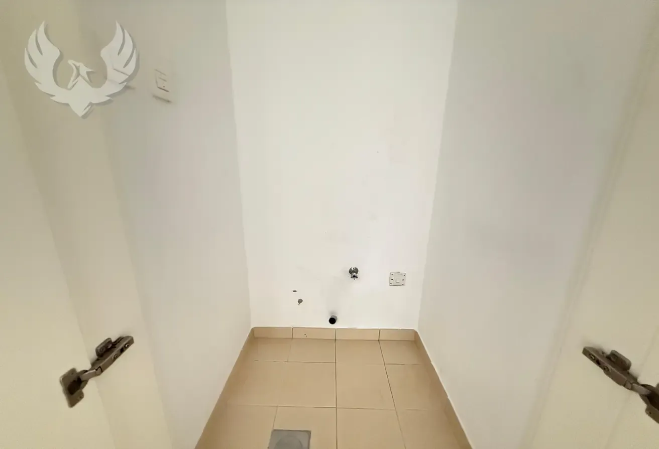 VACANT |  NEAR TO PARK | CALL NOW