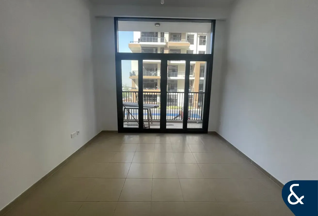 Pool View | Low Floor | Open Plan Living