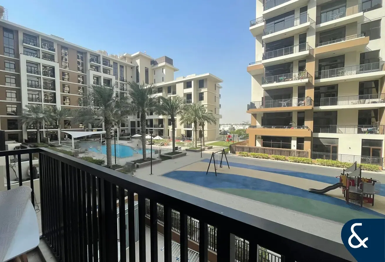 Pool View | Low Floor | Open Plan Living