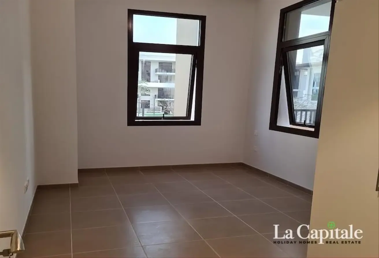 CORNER UNIT | POOL VIEW | CENTRAL PARK | MODERN