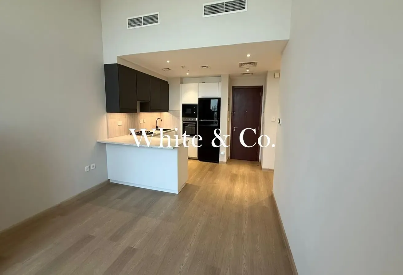 Fully Upgraded Unit | 12 cheques Available