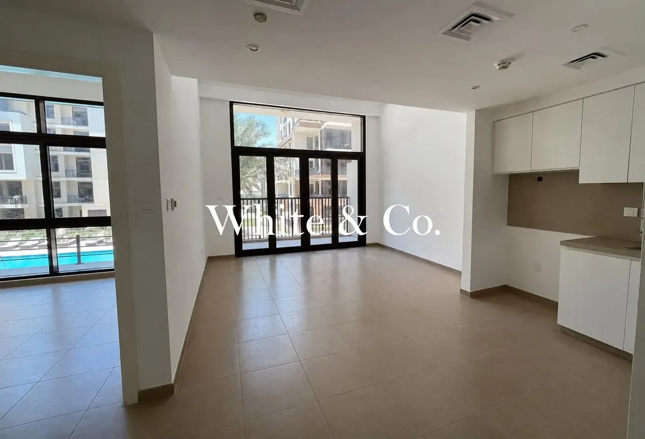 POOL VIEW & BRIGHT| LOW FLOOR |NEGOTIABLE