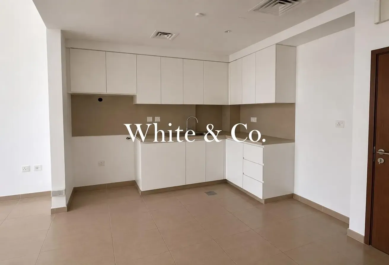POOL VIEW & BRIGHT| LOW FLOOR |NEGOTIABLE
