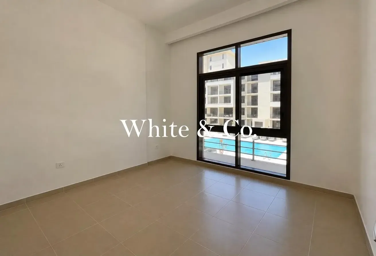 POOL VIEW & BRIGHT| LOW FLOOR |NEGOTIABLE