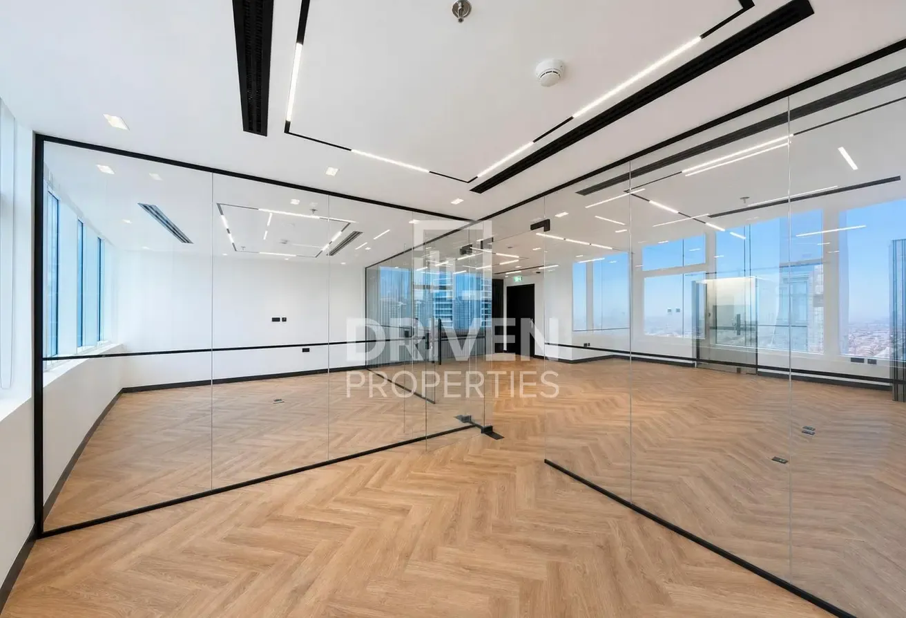 Renovated Office for Sale | Panoramic View | JLT