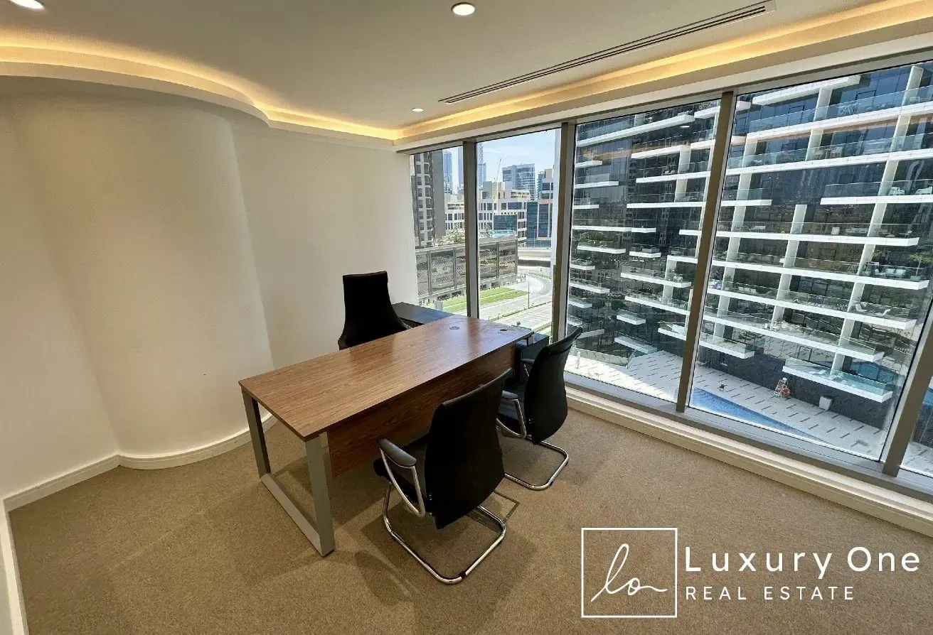 Luxury Upgrade | Vacant | Wet Pantry | Partitioned
