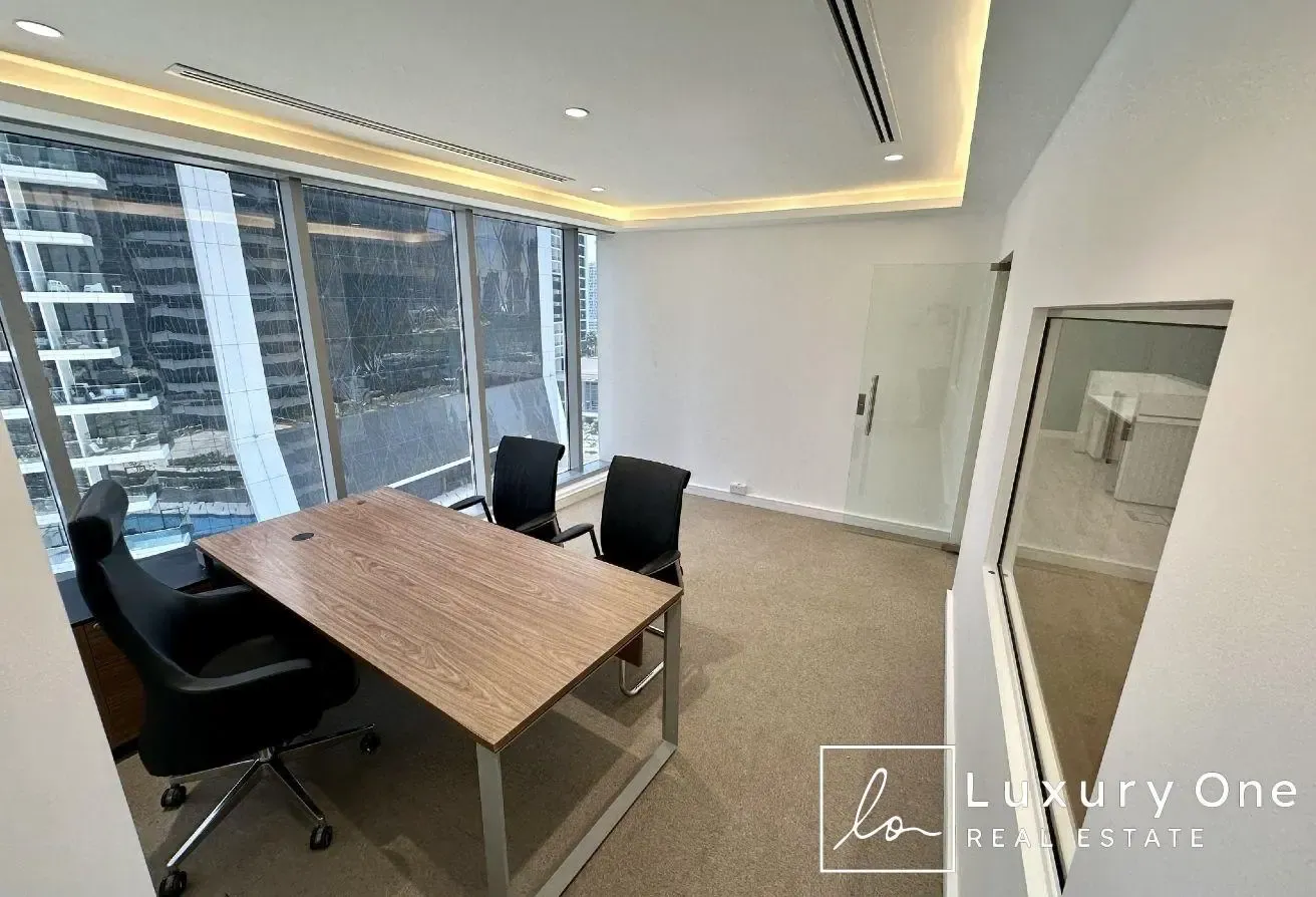 Luxury Upgrade | Vacant | Wet Pantry | Partitioned