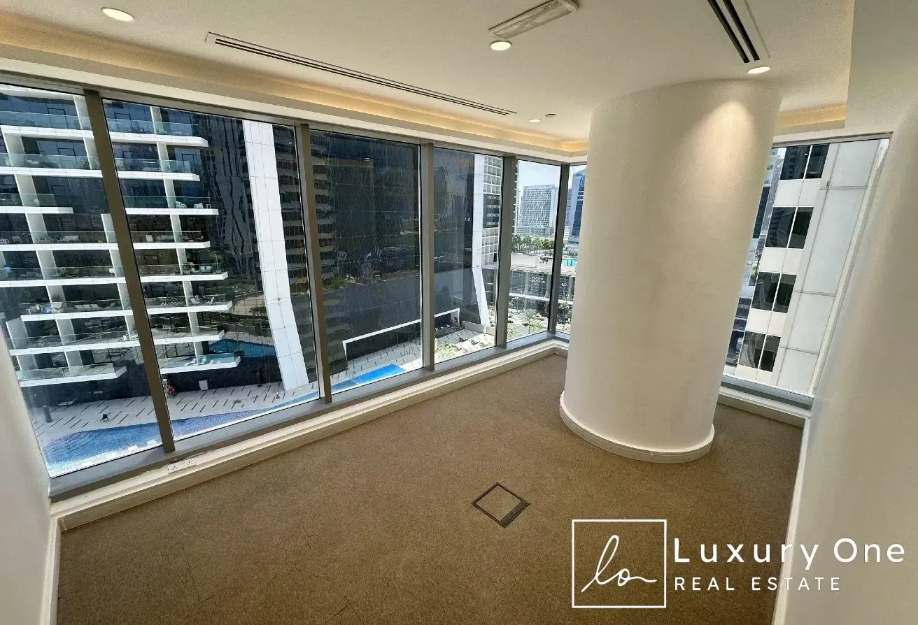 Luxury Upgrade | Vacant | Wet Pantry | Partitioned