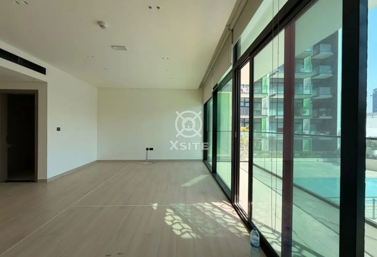 Cozy Office | Unfurnished | Pool View