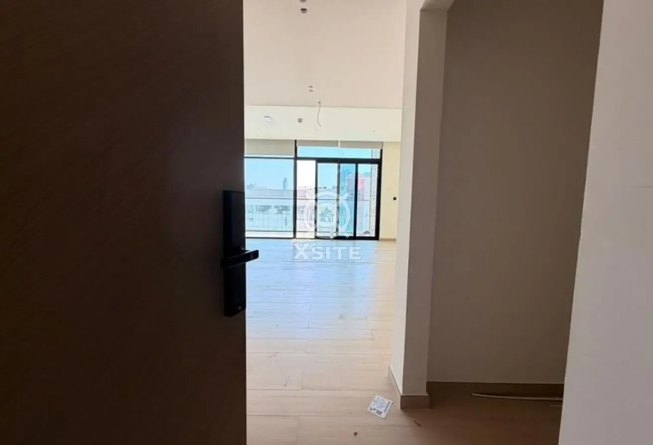 Cozy Office | Unfurnished | Pool View