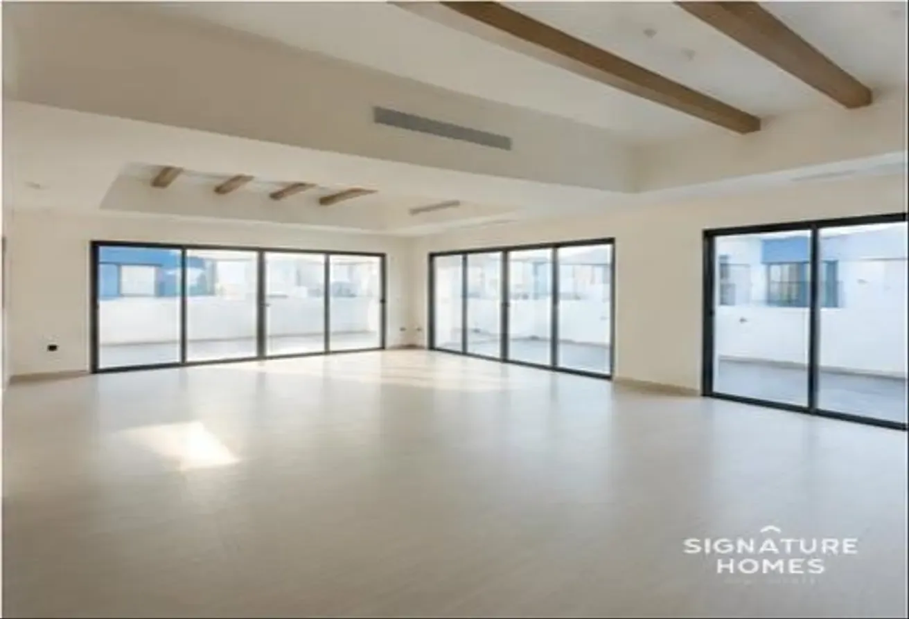 Skyline View | Luxury 6BR Villa | Waterside Living