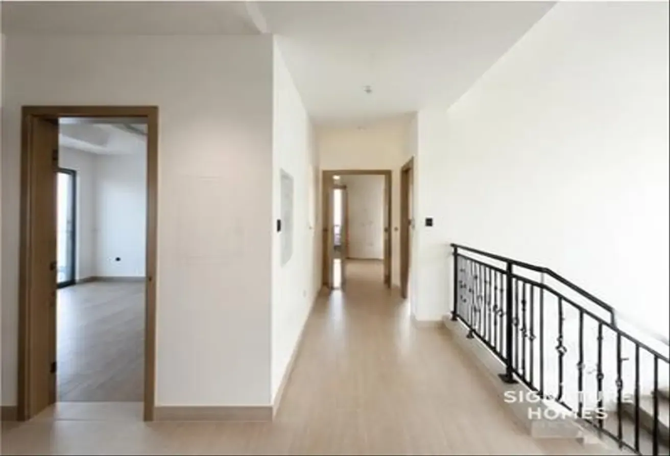 Skyline View | Luxury 6BR Villa | Waterside Living