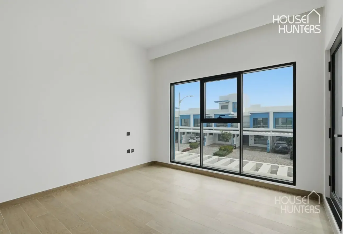 Landscaped | Near Park | Community Expert