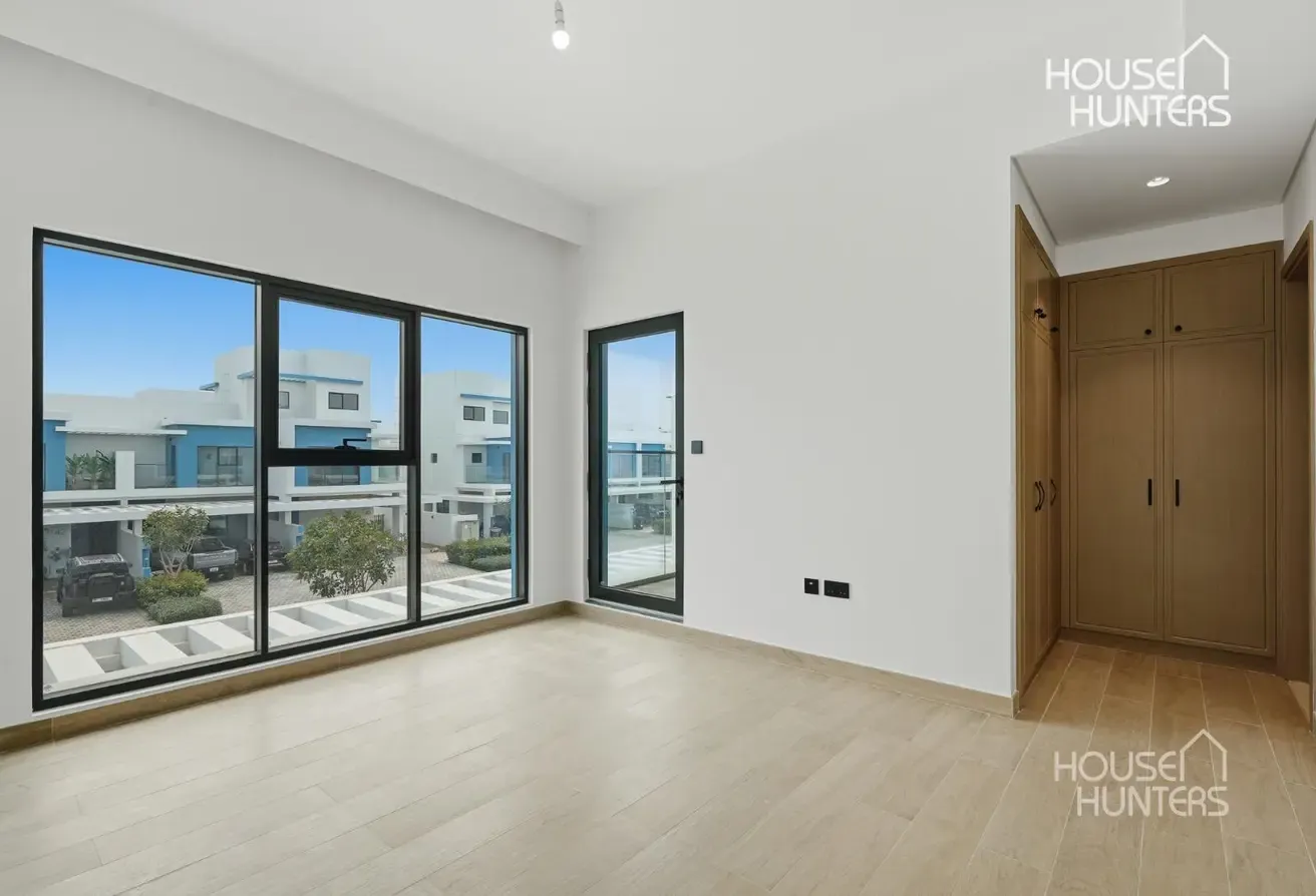 Landscaped | Near Park | Community Expert