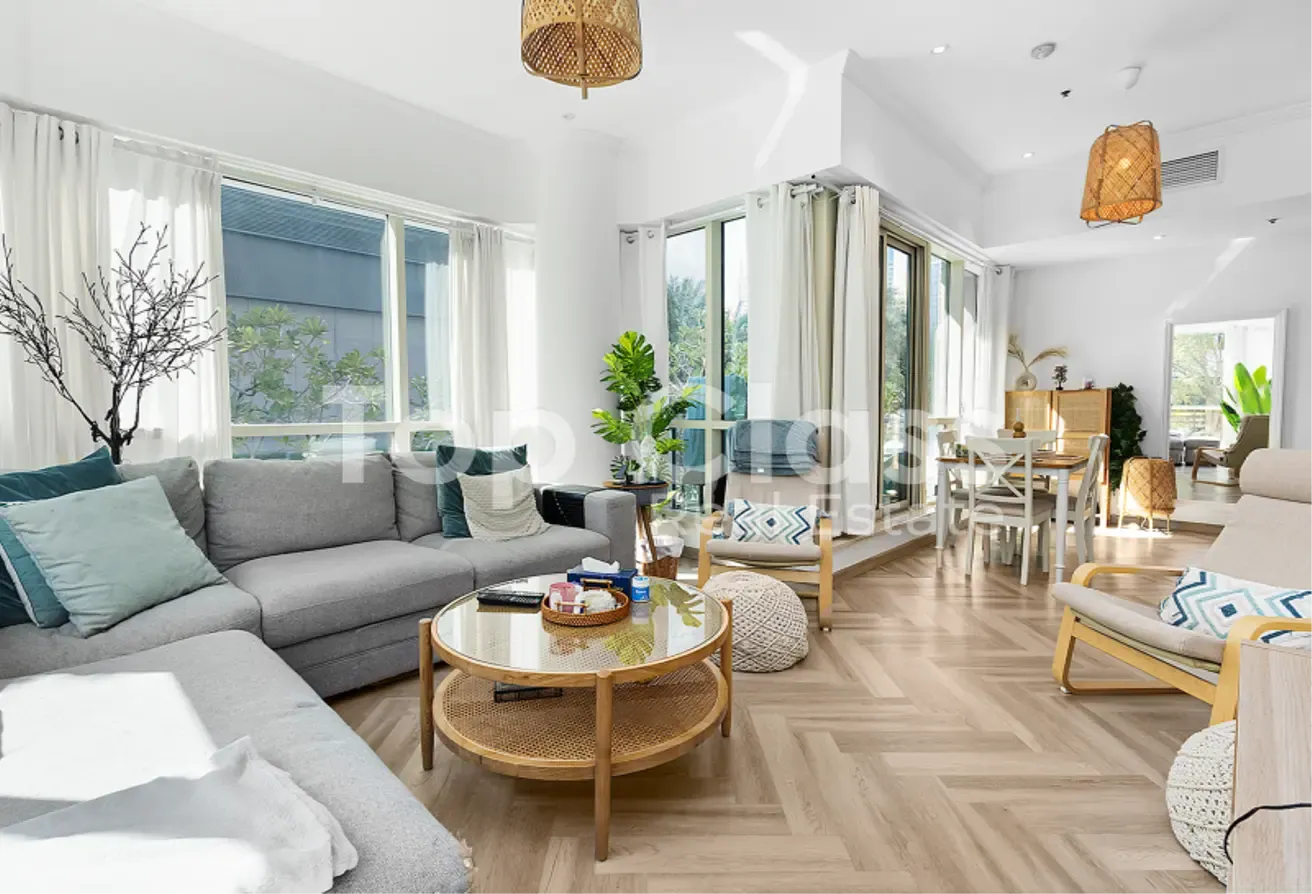 Spacious | 2 bed + study | Upgraded