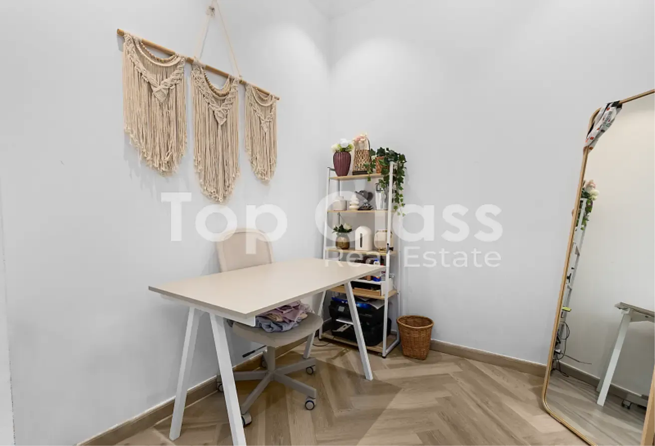 Spacious | 2 bed + study | Upgraded