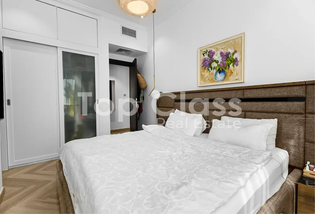 Spacious | 2 bed + study | Upgraded