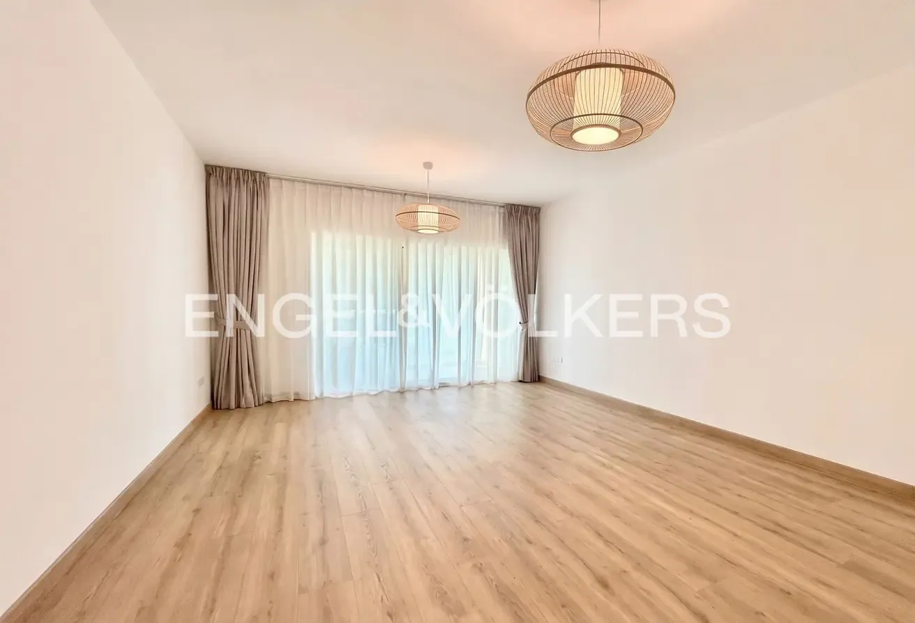 Fully Upgraded l Vacant End of August l Furnished
