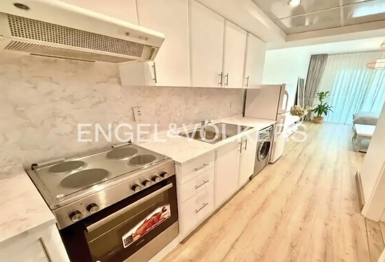 Fully Upgraded l Vacant End of August l Furnished