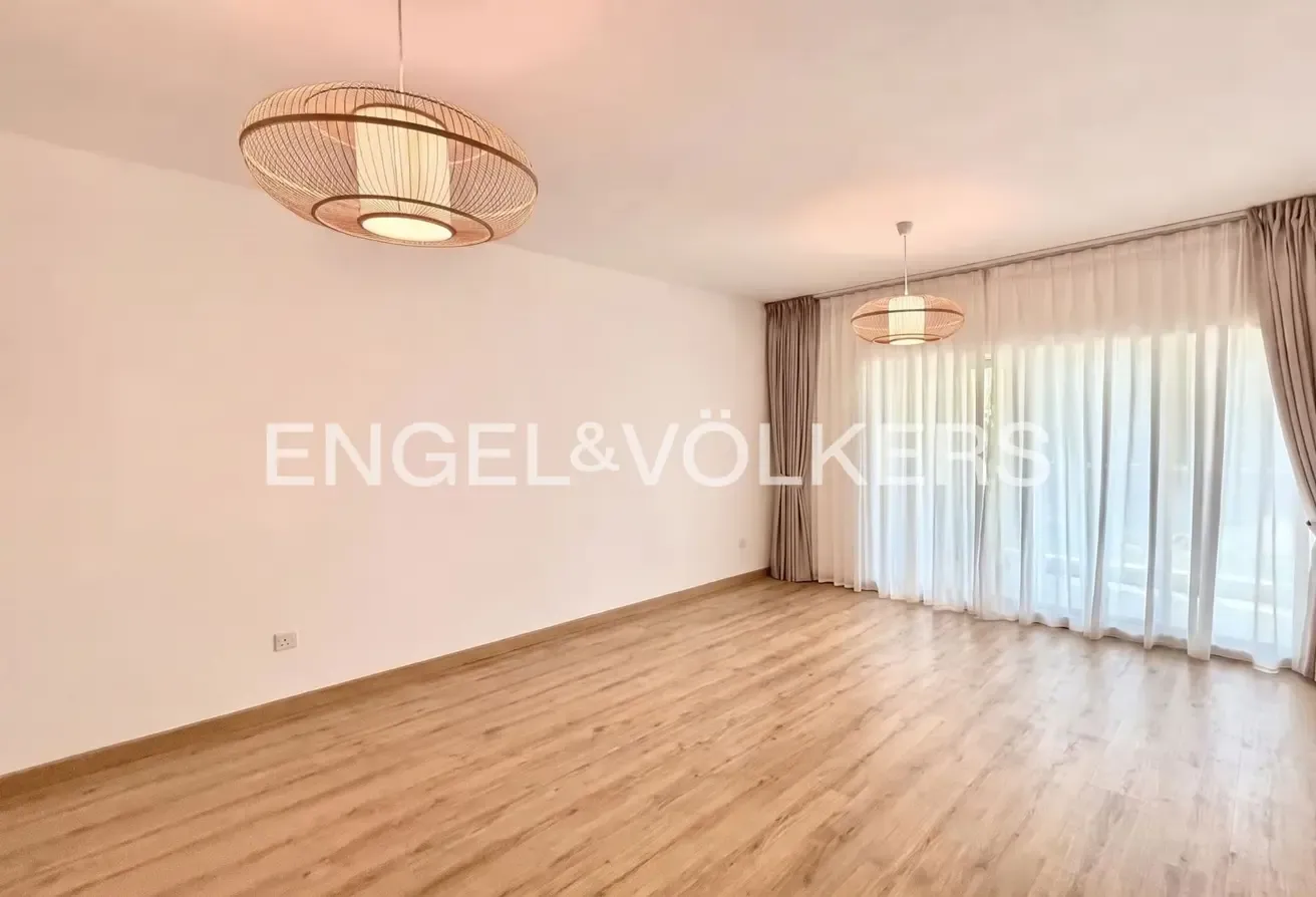 Fully Upgraded l Vacant End of August l Furnished