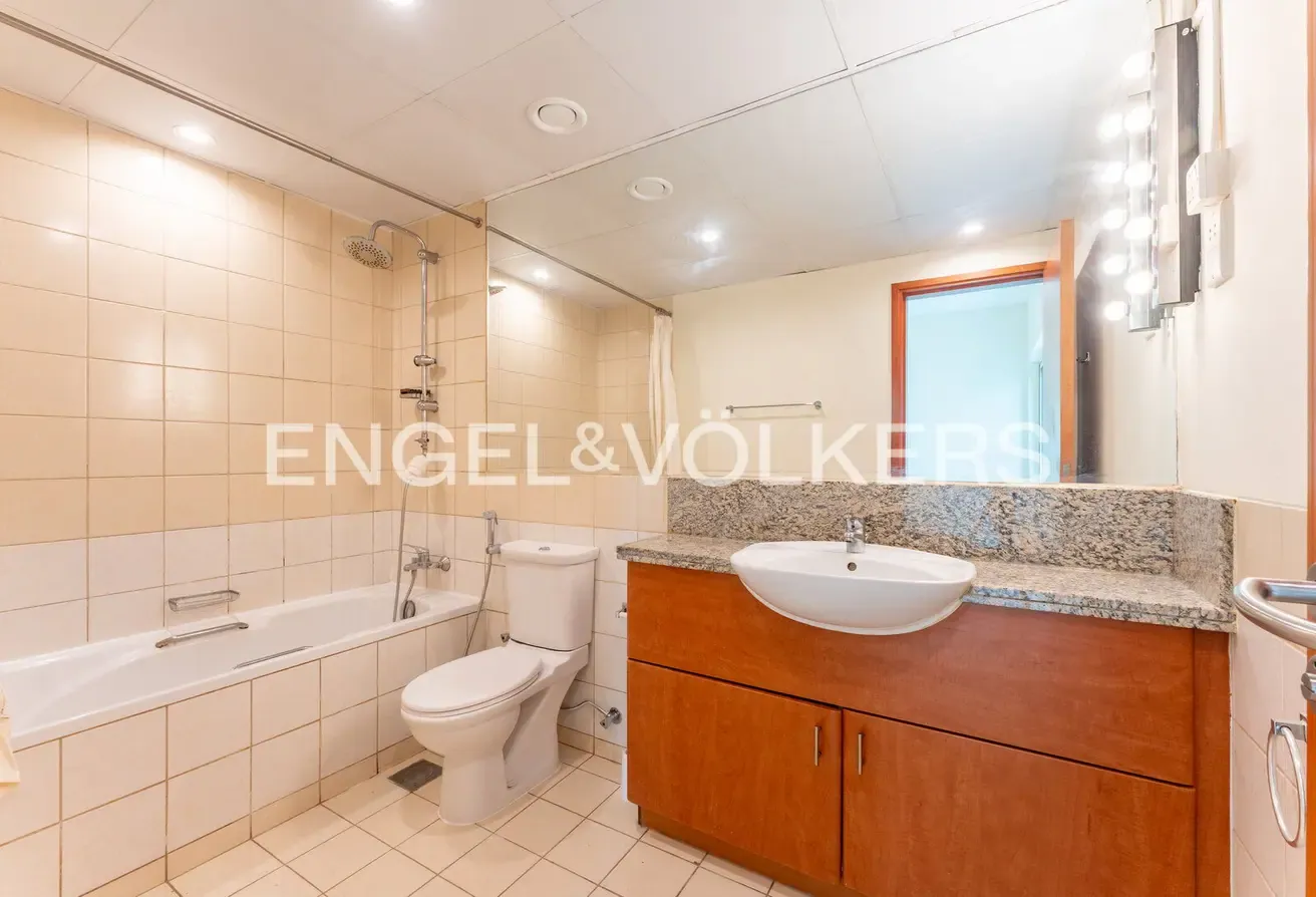 Fully Upgraded l Vacant End of August l Furnished
