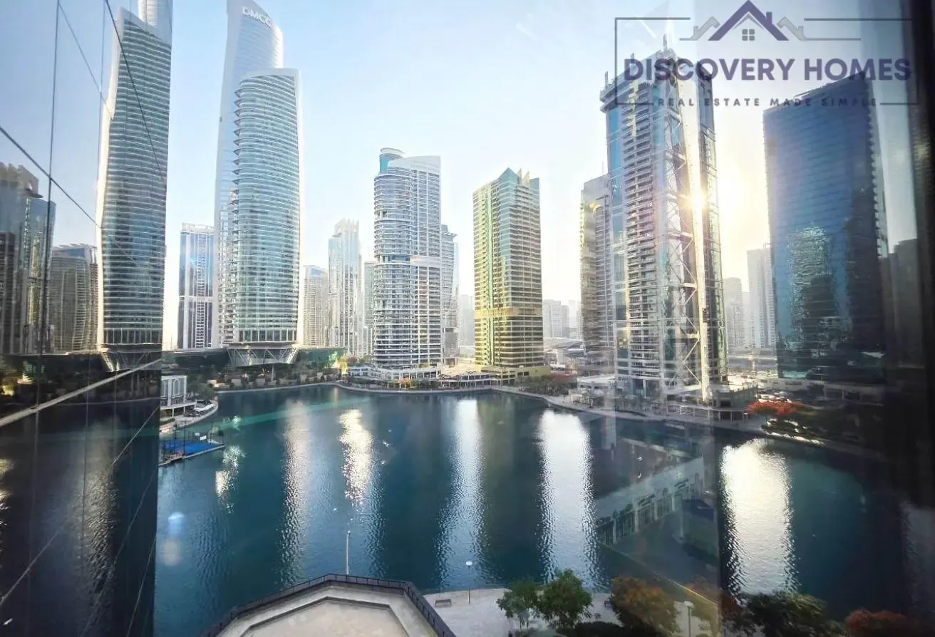 LAKE VIEW | VACANT | HIGH END FURNITURE