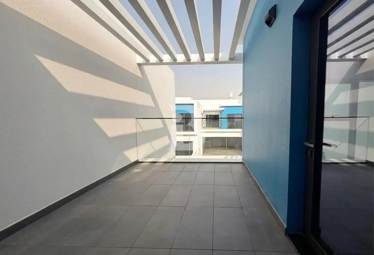 RENTED | BRAND NEW | MIDDLE UNIT | MOTIVATED SALE