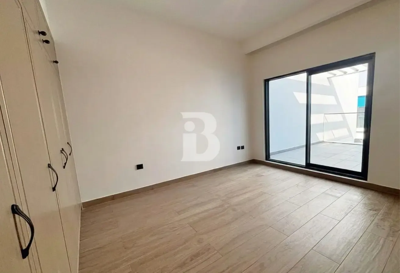 RENTED | BRAND NEW | MIDDLE UNIT | MOTIVATED SALE