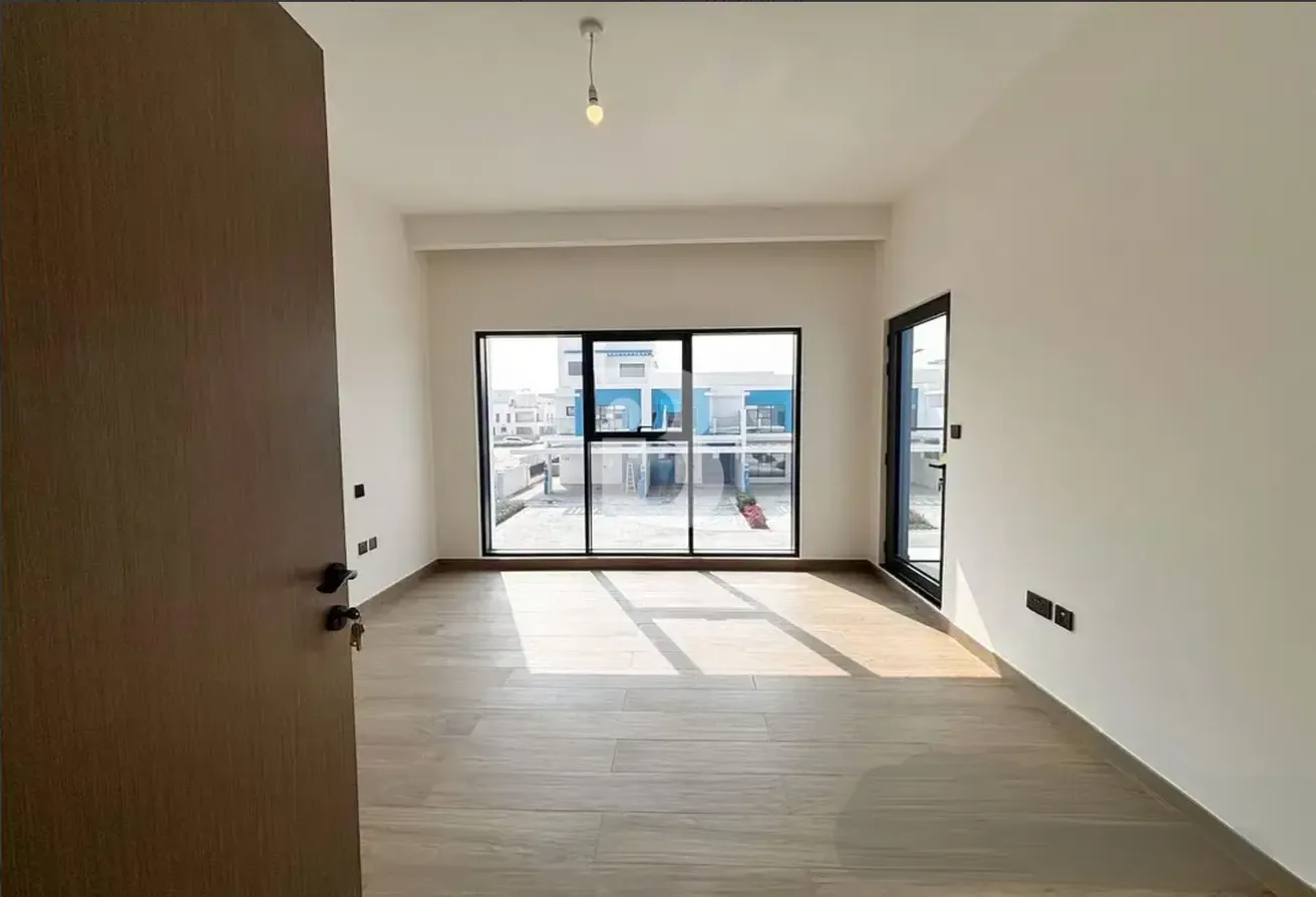 RENTED | BRAND NEW | MIDDLE UNIT | MOTIVATED SALE