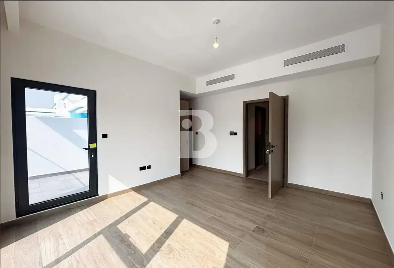 RENTED | BRAND NEW | MIDDLE UNIT | MOTIVATED SALE