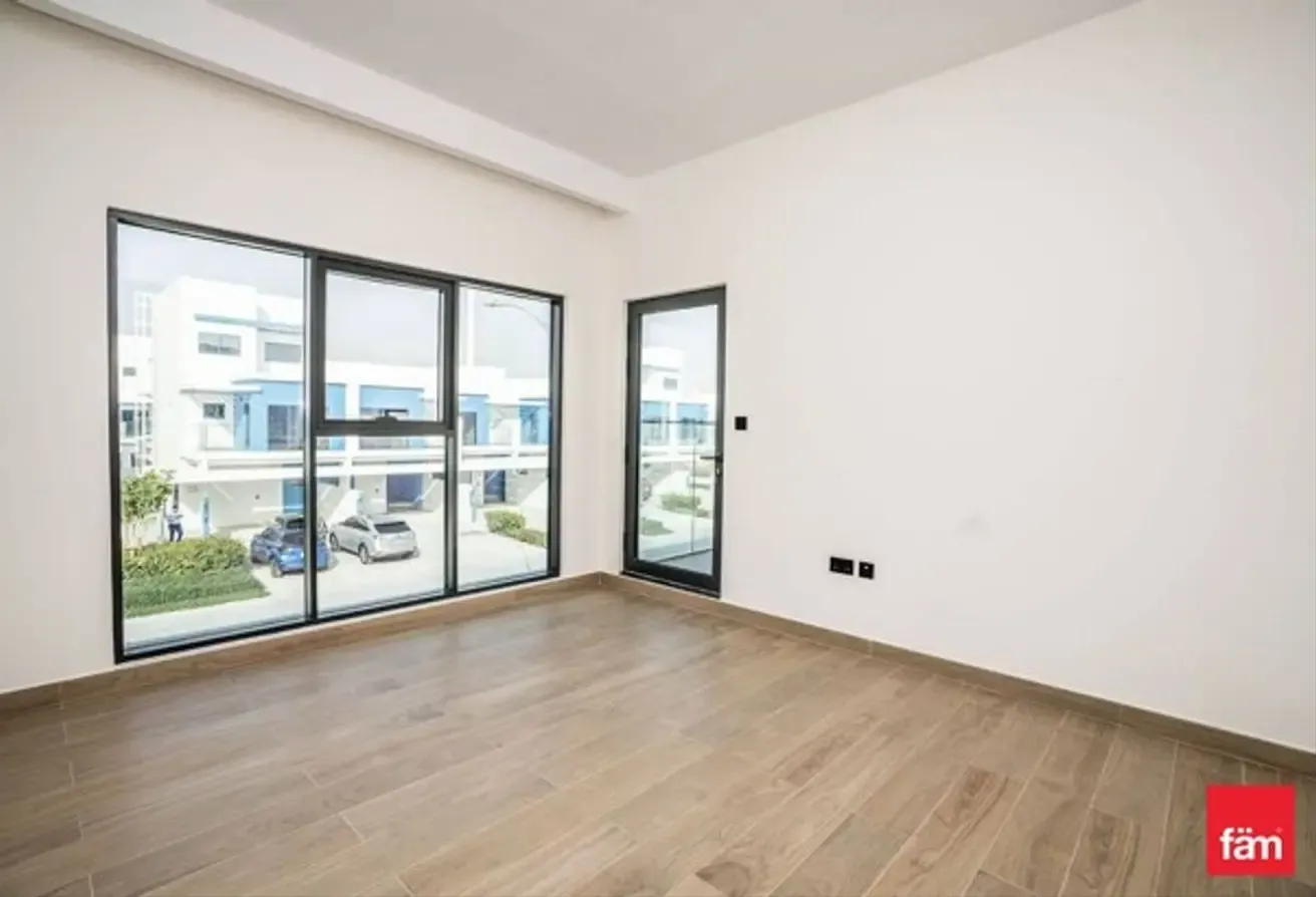 Vacant | Handed Over | Best Location