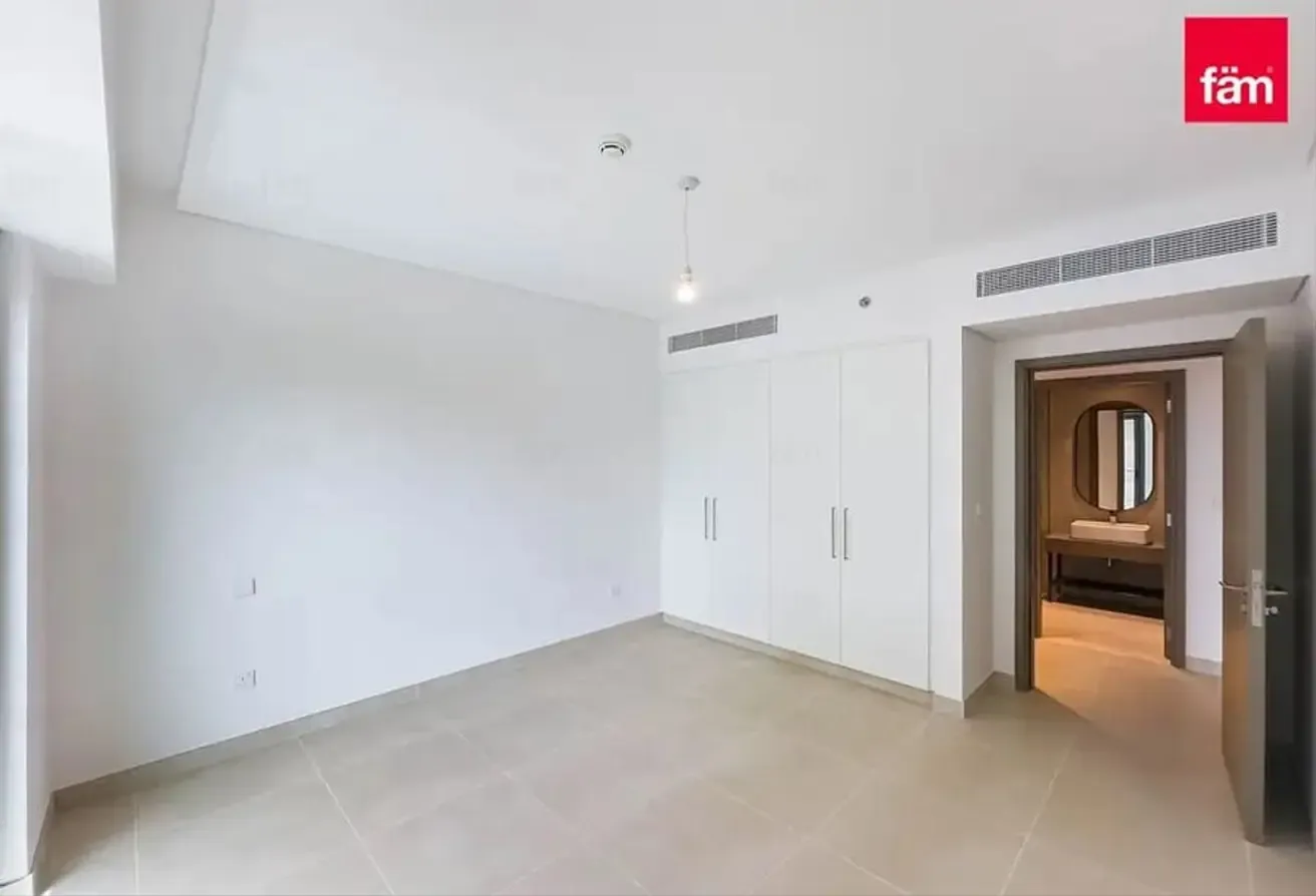 Viridian | Corner Unit | Vacant