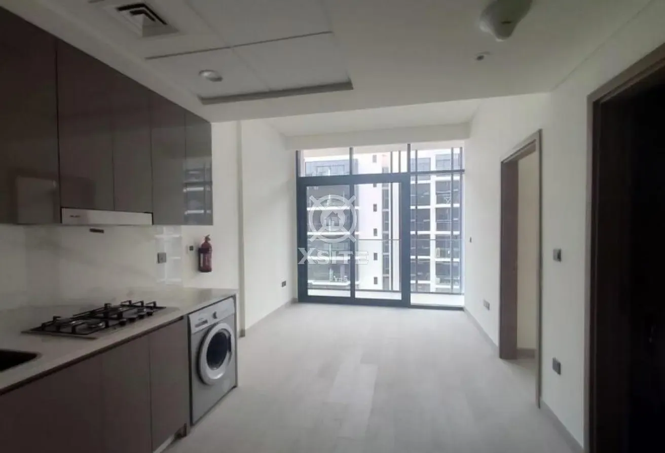 Homely 1 BR | On High Floor | Unfurnished