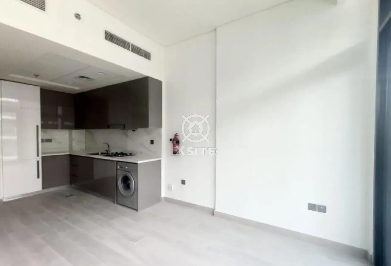 Homely 1 BR | On High Floor | Unfurnished