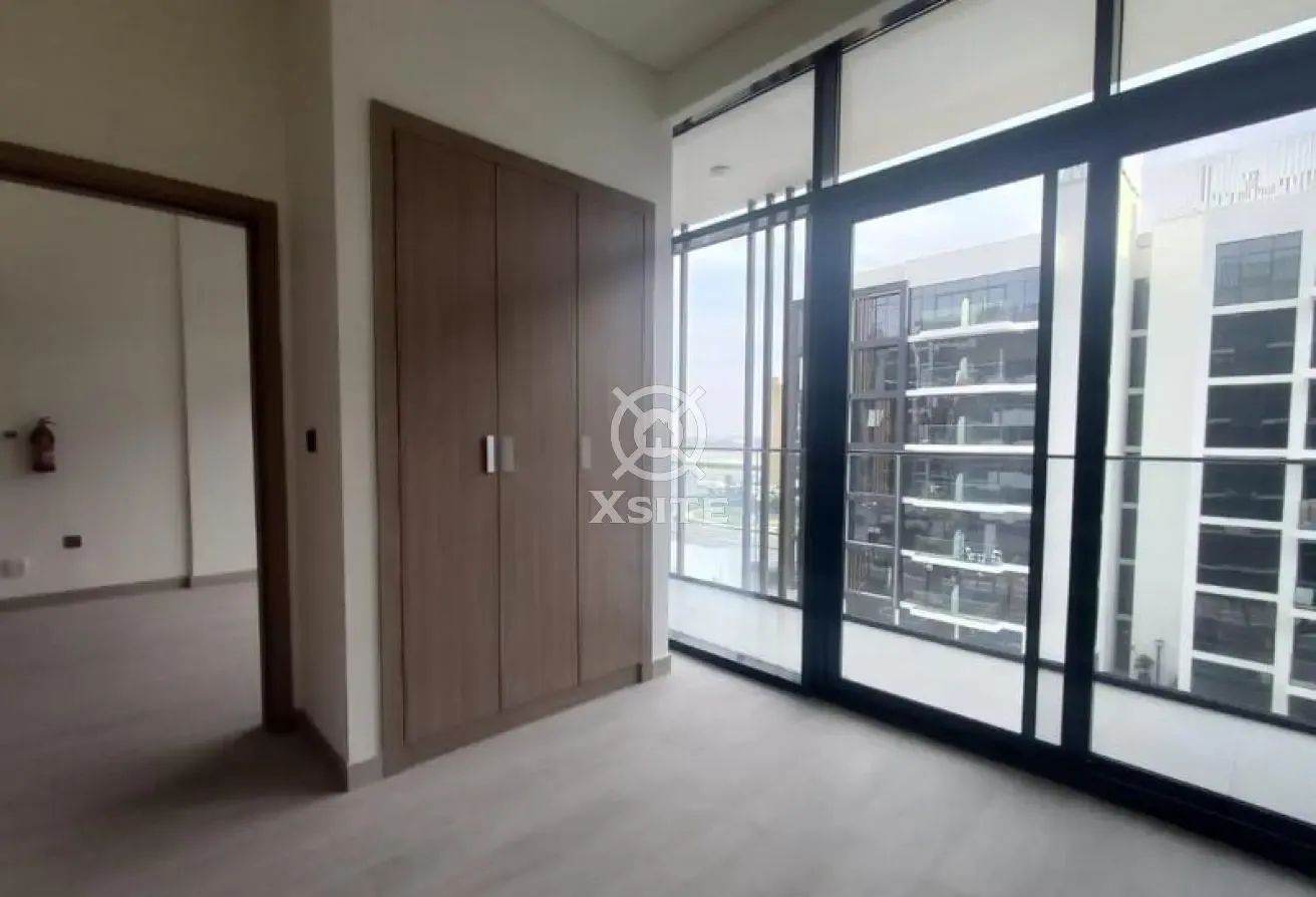 Homely 1 BR | On High Floor | Unfurnished